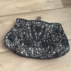EUC Beautiful Art Deco Beaded Vintage Silver Sparkle Purse Clutch Snap Closure